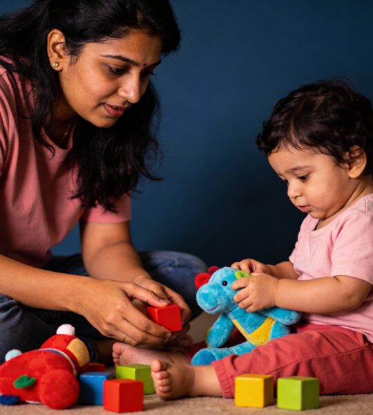 freepik__closeup-of-an-indian-mother-sitting-on-the-floor-w__36336 freepik__closeup-of-an-indian-mother-sitting-on-the-floor-w__36336